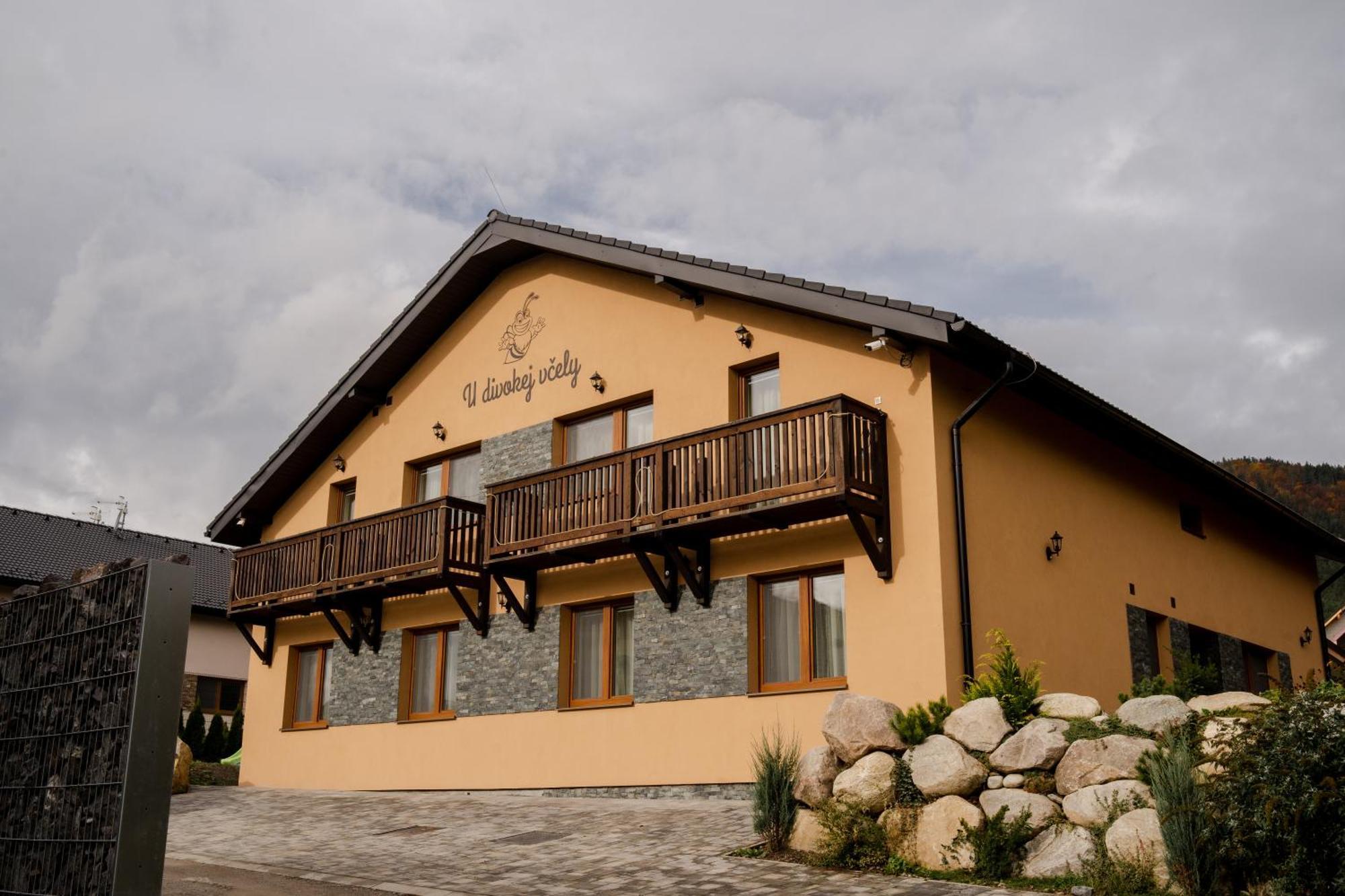 U Divokej Vcely Villa Izipovce Ngoại thất bức ảnh