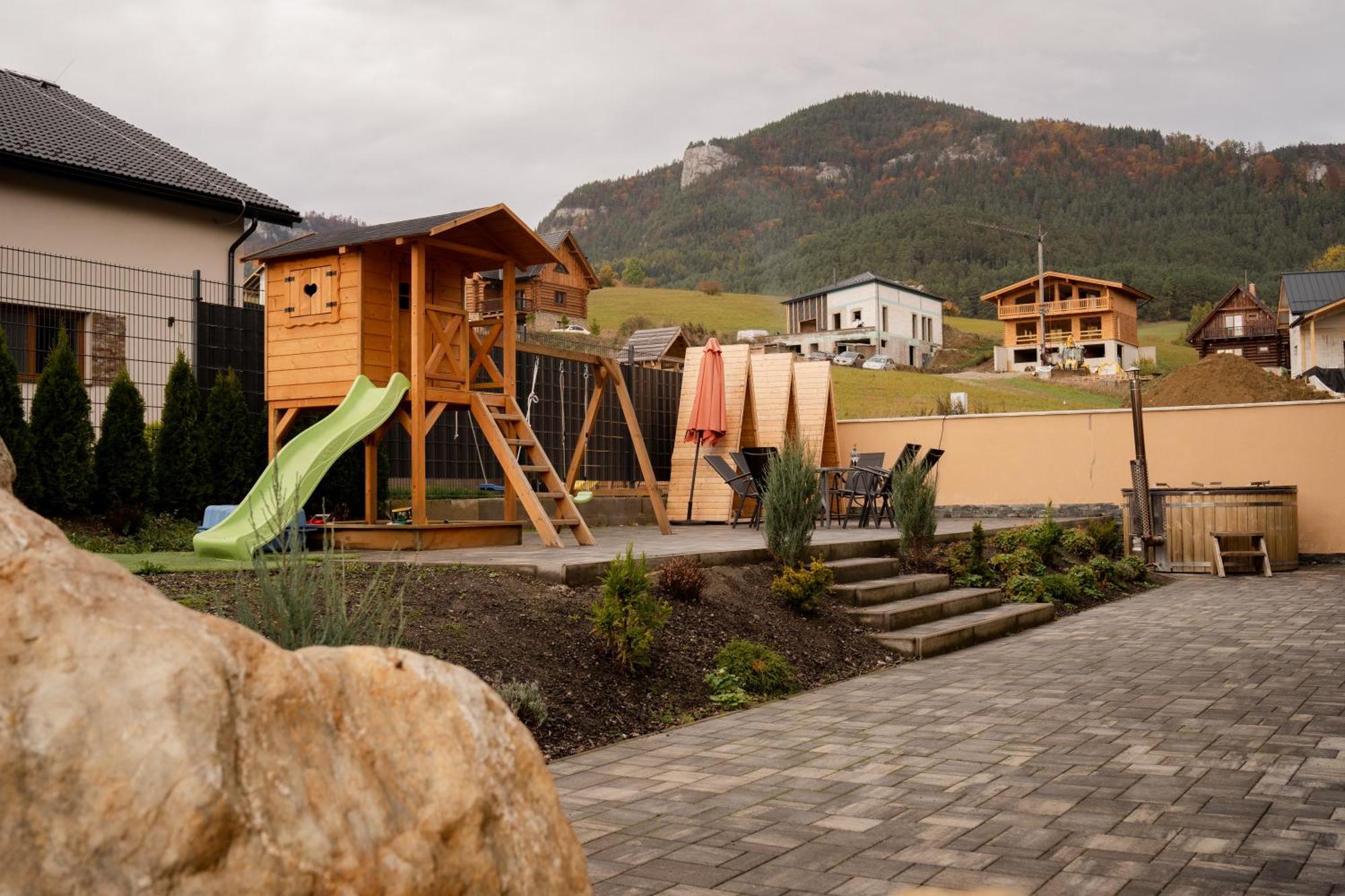 U Divokej Vcely Villa Izipovce Phòng bức ảnh